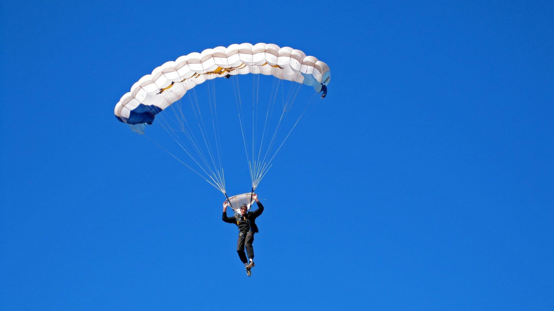 深圳队火力压制老鹰，杜兰特如何成为撕裂防线的关键先生？